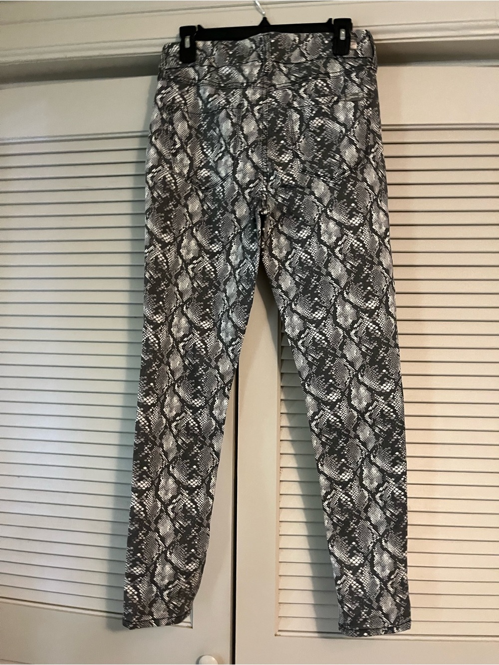Seven7 Women's Snake-Print Straight Leg Jeans in Black & Gray